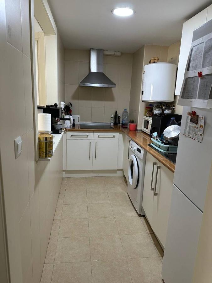 Apartment A / A 4Pax Near The Beach Малага Экстерьер фото