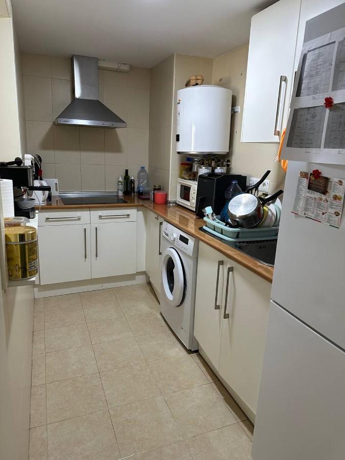 Apartment A / A 4Pax Near The Beach Малага Экстерьер фото